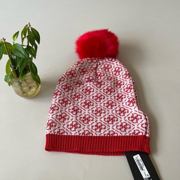 🧣Scarf and hood- Red color- Guess - Picture 5 of 5